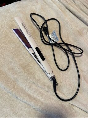 Sugarboo Xtra Long Titanium Digital Hair Straightener in Off White / Pink